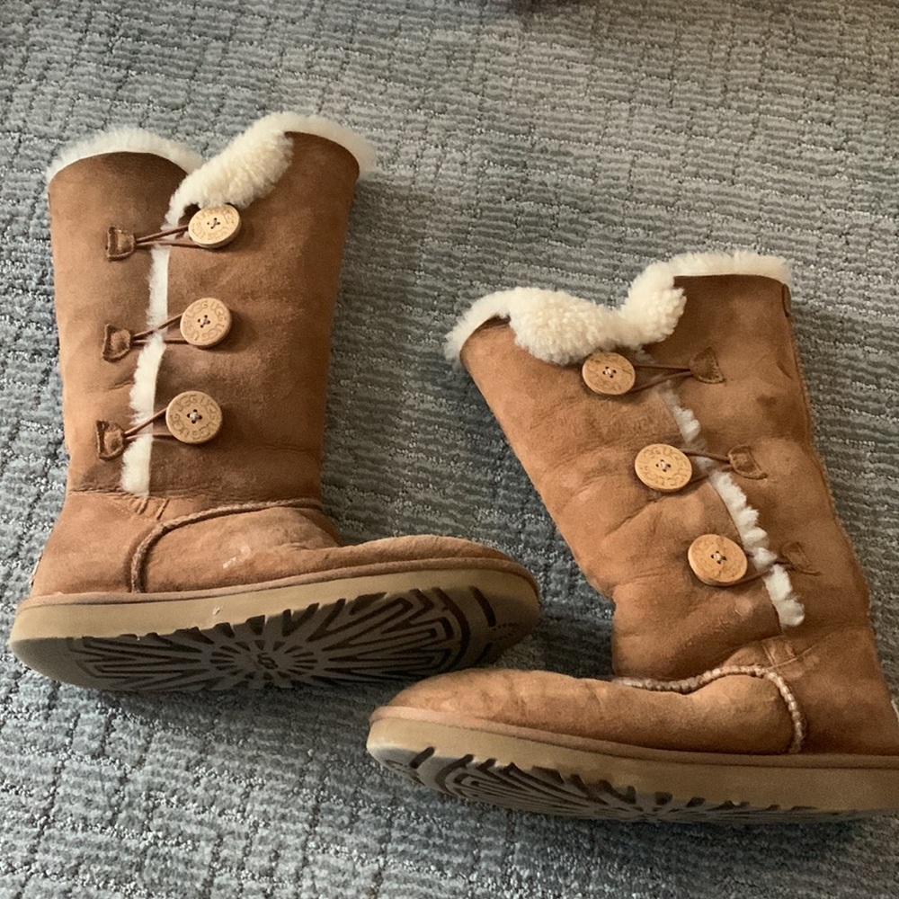 Bailey Button Chestnut Ugg- Tall - Picture 2 of 7